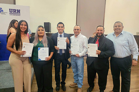 Funcionarios del Gobierno Municipal de NCG recibieron certificación en competencias laborales, cumpliendo el artículo 60 del Código Municipal. Capacitación busca elevar calidad del servicio.