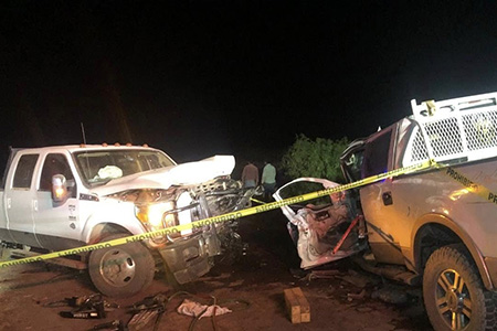 Un choque frontal entre dos camionetas en el tramo Buenaventura-San Lorenzo dejó un hombre de 69 años sin vida. Autoridades realizan peritaje para determinar las causas del accidente.