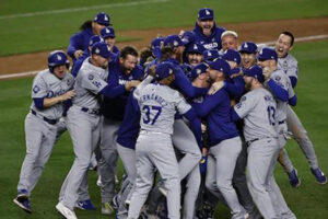 El club Dodgers responde a críticas tras redadas migratorias y anuncia una donación millonaria a familias migrantes en colaboración con autoridades locales para brindar apoyo humanitario urgente.
