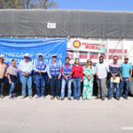 Más de 40 productores de la región recibieron maíz rolado como apoyo ante la sequía. El Gobierno Municipal y Estatal trabajaron en conjunto para fortalecer la alimentación del ganado.