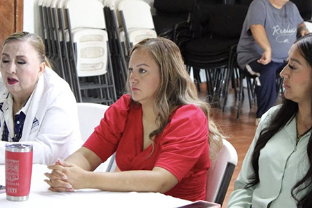 Edith Escárcega encabezó una reunión urgente en Nuevo Casas Grandes por el aumento de sarampión, donde se tomaron medidas intermunicipales para contener el brote que afecta a varios municipios del norte de Chihuahua.