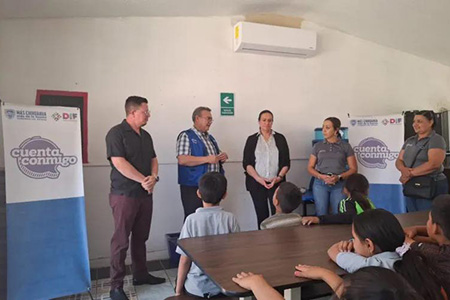 Con el Programa de Alimentación Escolar en su Modalidad Caliente, el DIF equipa comedores en 8 escuelas de 5 municipios de Chihuahua. Estudiantes y familias se ven beneficiados.