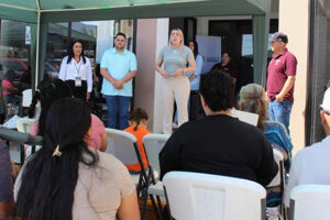 La Dirección del Bienestar entregó tarjetas del Banco del Bienestar a personas con discapacidad en Nuevo Casas Grandes y Casas Grandes, beneficiando a jóvenes de 0 a 29 años con apoyo económico.