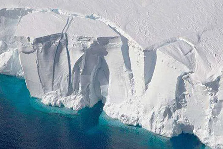 Si la Antártida se derritiera, el nivel del mar subiría hasta 70 metros, ciudades quedarían inundadas, ecosistemas colapsarían y habría efectos climáticos irreversibles. Descubre las consecuencias.