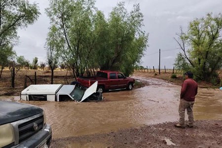 Las lluvias intensas por el monzón dejaron afectaciones en Buenaventura, Guachochi y otros municipios. Se registraron deslaves, desbordamientos, vehículos arrastrados y personas rescatadas.