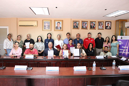 Con la firma del convenio entre el ICHEA y el municipio de NCG, se refuerzan los programas de alfabetización y formación académica para adultos con rezago educativo.