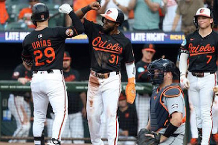 Ramón Urías conectó jonrón de dos carreras y Baltimore venció 10-1 a Detroit. Jordan Westburg sumó un HR de tres carreras en la octava. Zach Eflin logró su tercera victoria consecutiva.