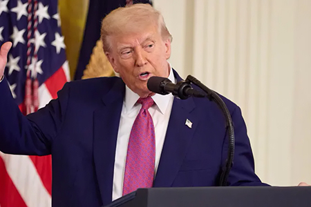 Pakistán anuncia la nominación de Donald Trump al Nobel de la Paz por su rol en un alto el fuego con India, pese a la controversia tras ataques en Irán y fuertes críticas a su política exterior.