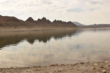 Chihuahua enfrenta una crítica baja en sus presas, con un promedio de almacenamiento del 16.6%. Conagua reporta una constante disminución por evaporación, pese a las lluvias recientes.
