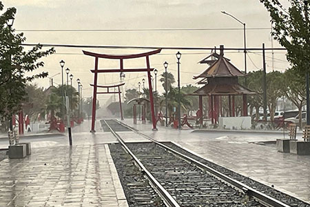 Se mantiene alerta preventiva en Chihuahua por lluvias monzónicas. CEPC recomienda no cruzar arroyos y tener lista una mochila de emergencia. Reporta cualquier incidente al 9-1-1.