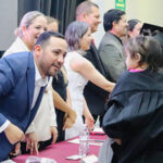 Roberto Lucero, alcalde de Casas Grandes, acudió como invitado de honor a la graduación del CETis 93 generación 2022–2025, donde reconoció el esfuerzo de estudiantes, docentes y padres de familia.