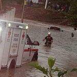 Protección Civil informó sobre posibles lluvias esta noche en Janos, Juárez, Namiquipa, Ahumada, Buenaventura, Guadalupe y Calvo y Chihuahua. Se pide no cruzar cuerpos de agua y extremar precauciones.