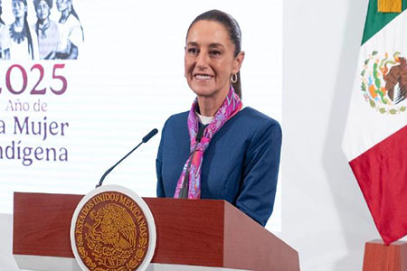 Claudia Sheinbaum expresó su alegría por la participación de AMLO en la elección judicial. Afirmó que su presencia fue bien recibida y confirmó que el exmandatario escribe un libro en Palenque.