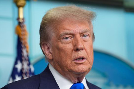 Donald Trump afirmó que consideraría atacar nuevamente instalaciones nucleares de Irán si recibe informes de enriquecimiento de uranio a niveles preocupantes. Advirtió que ya destruyó tres centros.