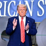 El expresidente Trump aumenta los aranceles al acero y aluminio importado al 50%. México responde enviando a Marcelo Ebrard a Washington para tratar el impacto económico de la medida.