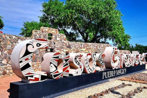Chihuahua ofrece una experiencia completa: historia colonial, cultura rarámuri, cañones como las Barrancas del Cobre, cascadas, arqueología y pueblos únicos como Casas Grandes y Creel.