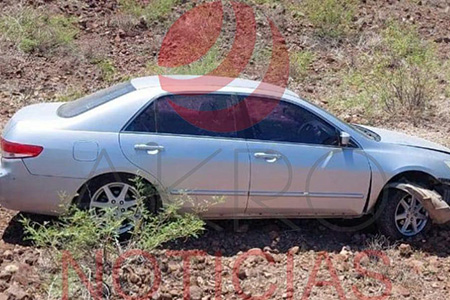Autoridades localizaron en Janos-Ascensión un auto vinculado al homicidio del médico Leopoldo N. ocurrido en Nuevo Casas Grandes.