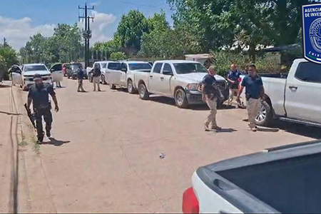La AEI aseguró cocaína y una pipa de barro durante un cateo en LeBaron, municipio de Galeana. El operativo es parte de una investigación por delitos contra la salud contra Candelario Q. G.