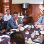 Autoridades estatales, federales y militares acordaron fortalecer los operativos de seguridad en la Sierra Tarahumara para combatir el delito y atender problemáticas sociales.