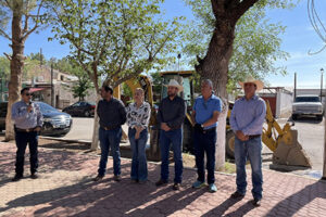 Casas Grandes inicia obra para rehabilitar pozo salitroso que servirá para regar plazas y parques. Con una inversión de más de 800 mil pesos se garantizará agua para espacios públicos clave.