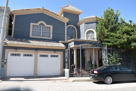 La Fiscalía de Chihuahua realizó cateos en dos domicilios de Ciudad Juárez como parte de la investigación sobre el crematorio Plenitud. Aseguraron documentos clave en Villas del Bravo.