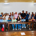 El diputado Cuauhtémoc Estrada encabezó en Ojinaga un foro ciudadano donde presentó su propuesta para eliminar las diputaciones plurinominales y fortalecer la democracia local desde la sociedad.