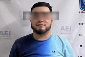 Agentes estatales detienen en Nuevo Casas Grandes a un hombre con 166 dosis de mariguana y cocaína tras un cateo en la colonia Colosio. Fue puesto a disposición del Ministerio Público.