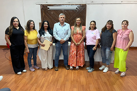 La presidenta Edith Escárcega entregó cartas de liberación a beneficiarios cumplidos del programa FIPES, que impulsa a emprendedores locales con créditos accesibles y apoyo productivo.