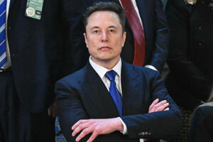 Musk acusó a Trump de aparecer en archivos de Jeffrey Epstein, lo que según él explicaría por qué el gobierno de EE.UU. no ha hecho públicos esos documentos. Trump respondió con amenazas legales.