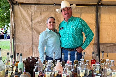 La Feria de Productores en Nuevo Casas Grandes generó una derrama de más de 360 mil pesos, beneficiando a 75 emprendedores locales con ventas de productos artesanales y naturales.