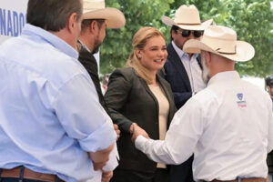 El Gobierno de Chihuahua y productores mantienen al estado libre del Gusano Barrenador del Ganado con una inversión de 21.5 mdp y una estrategia integral de vigilancia, control y prevención.