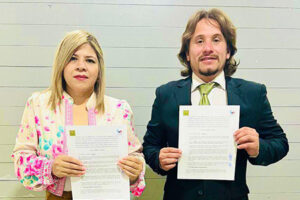 Con el objetivo de brindar oportunidades educativas, IESCH y Vamos Chihuahua A.C. firmaron un acuerdo para otorgar becas a personas que no han concluido la universidad en el estado.