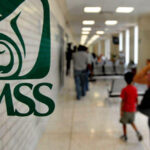 El IMSS facilita la obtención de la constancia de vigencia de derechos mediante su portal y app móvil. Este documento permite acceder a servicios médicos sin acudir a la clínica. Consulta con CURP y NSS