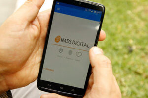 El IMSS implementa códigos QR que permiten acceder desde el celular a trámites como alta médica, consulta de semanas cotizadas y más.
