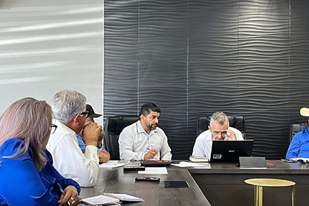 En reunión interinstitucional, se abordó el problema del abasto de agua en Nuevo Casas Grandes. Planean nuevas estrategias para llevar el servicio a zonas en crecimiento urbano.