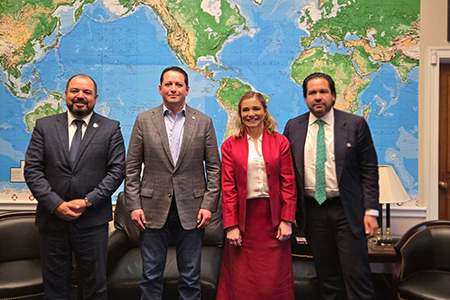 Maru Campos se reunió con el congresista Tony Gonzales en Washington para tratar temas sobre seguridad, comercio y ganadería. Solicitan incluir el puerto de Ojinaga en exportaciones del USDA.