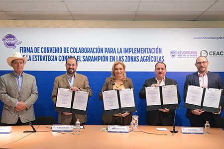 Maru Campos firma convenio con el CEACH para integrar a productores agrícolas en la campaña de vacunación contra el sarampión en todo Chihuahua.