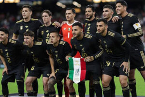 El Tri se impuso 2-1 a EE.UU. en el NRG Stadium y se consagró bicampeón de la Copa Oro. Raúl Jiménez y Edson Álvarez fueron los héroes del partido. México suma diez títulos en Concacaf.