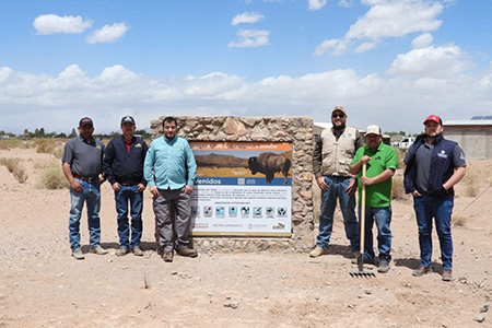 La Reserva de la Biósfera Janos renueva su señalización con letreros que promueven el respeto a la biodiversidad y las normas ambientales.