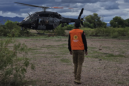 La CEPC atendió daños por lluvias en Chihuahua, Meoqui, Parral, Delicias y otros municipios. Hubo inundaciones, derrumbes y rescates, con coordinación entre autoridades estatales y locales.