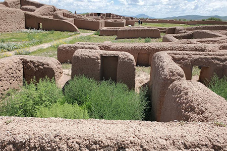 Si buscas algo diferente en vacaciones, visita las zonas arqueológicas de Chihuahua. Sitios como Paquimé y Cueva de la Olla ofrecen cultura, historia y naturaleza para disfrutar en familia.