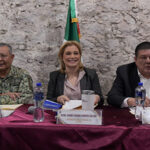 La gobernadora Maru Campos encabezó la mesa de seguridad en Guadalupe y Calvo, acordando acciones para reforzar la paz y el orden.