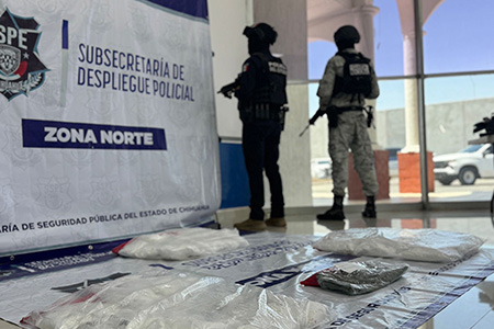Más de 26 kilos de metanfetamina fueron asegurados en Ciudad Juárez durante un operativo conjunto entre la SSPE y la Guardia Nacional.