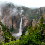 La Sierra Tarahumara ofrece paisajes, aventura y cultura para unas vacaciones inolvidables este verano; descubre Creel, Batopilas y Guachochi.