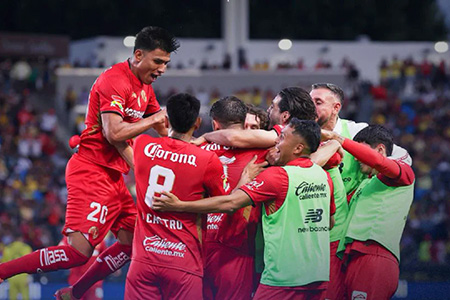 Toluca venció 3-1 al América en Carson y se coronó Campeón de Campeones 2025; Mohamed repite triunfo sobre Jardine.