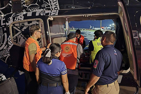 Tras un accidente vial en la carretera San Lorenzo–Jagüeyes, una madre y sus dos hijos fueron trasladados en helicóptero a Chihuahua por la SSPE, CEPC y Secretaría de Salud. Los tres presentaban lesiones graves y fueron recibidos en un hospital capitalino.