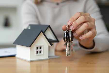 Infonavit lanza el crédito T100 que permite obtener una casa con solo 100 puntos. Conoce requisitos, beneficios y cómo solicitarlo paso a paso.