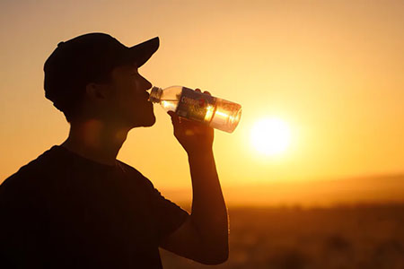 La CEPC advierte por calor extremo en el estado, especialmente en Juárez, Janos y Chínipas. Además, se pronostican vientos con rachas superiores a 55 km/h y lluvias dispersas en la sierra.