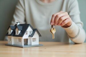 Con el nuevo modelo T100, Infonavit transforma los requisitos para acceder a un crédito de vivienda: de más de mil puntos ahora solo se necesitan 100. También se reducen los documentos requeridos y se otorga el 100% del crédito disponible.