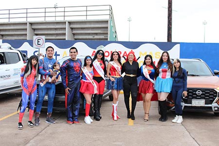 Con temática de Súper Héroes, se llevó a cabo la Caravana de Candidatas a Reina de la Feria NCG 2025. El evento llenó de color, música y alegría las calles.